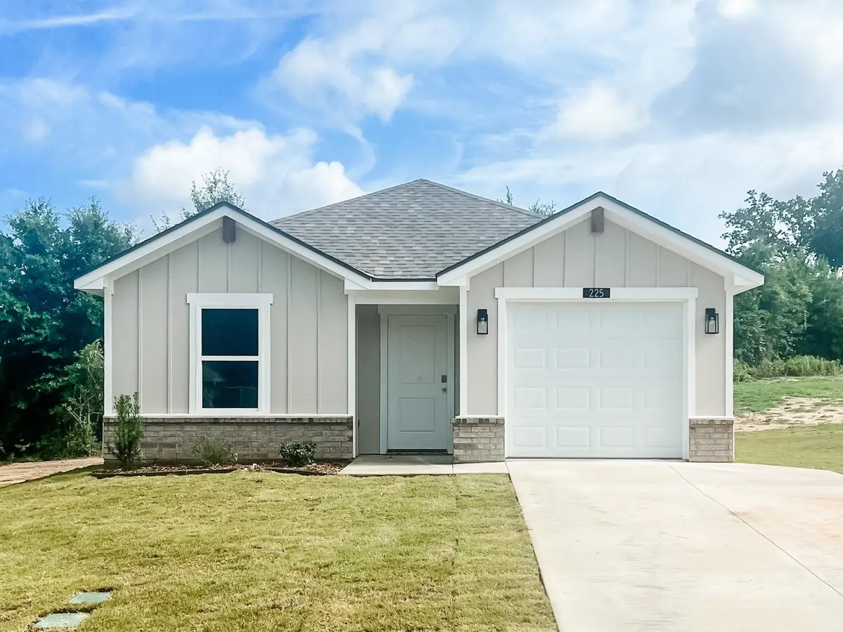 225 Spokane Street, Gladewater, TX 75647 - #1
