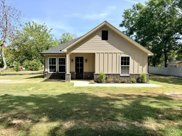 5350 First St, Chandler, TX 75758