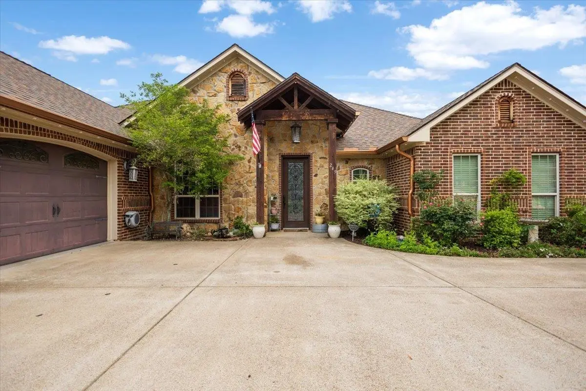 249 Heritage Ct, Lindale, TX 75771 - #1