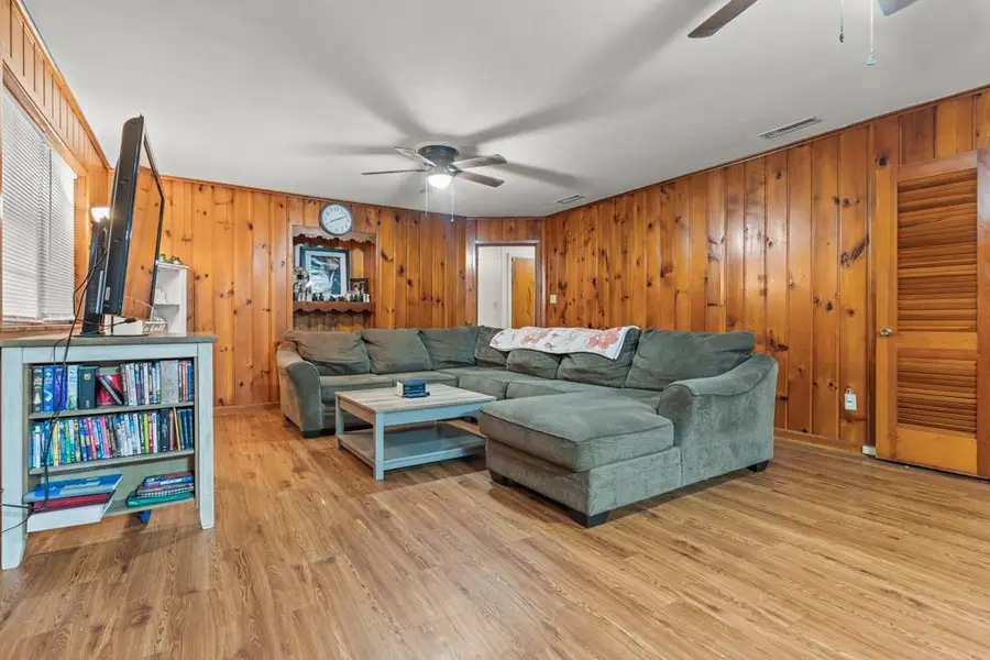 1112 Pine Street, Gilmer, TX 75644 - #3
