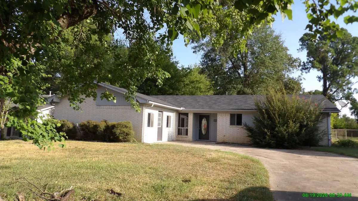 203 ERSKINE DR, Longview, TX 75601 - #1