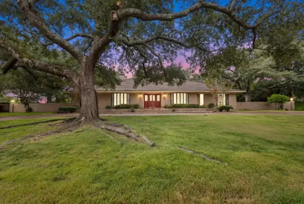 320 McNee Dr, Henderson, TX 75654