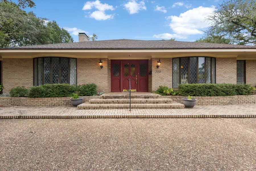 320 McNee Dr, Henderson, TX 75654 - #2