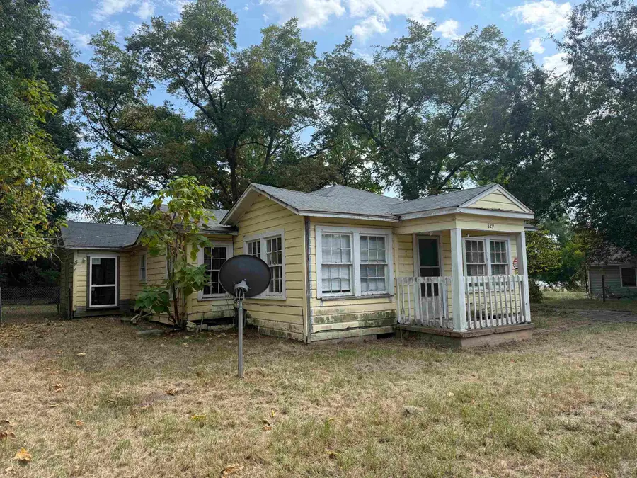 829 Second St., Gilmer, TX 75644 - #2