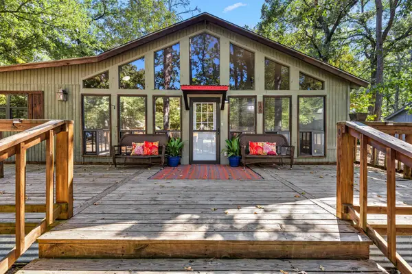 180 Elmwood Lane, Holly Lake Ranch, TX 75765