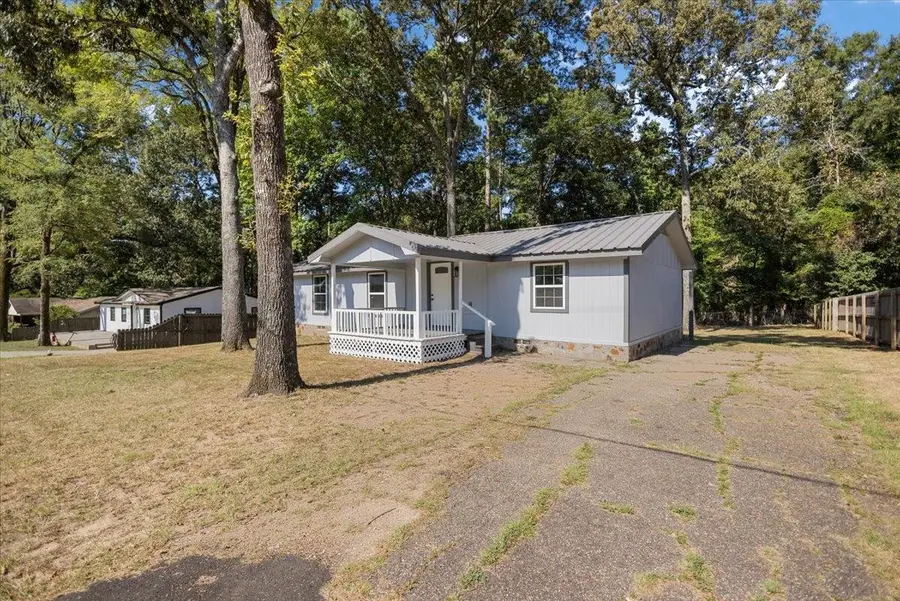 1605 N LARISSA ST, Longview, TX 75604 - #3