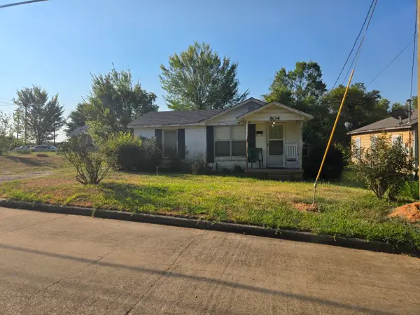 804 Dallas St., Henderson, TX 75654