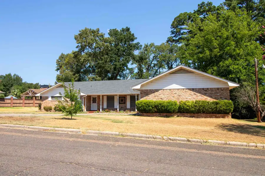 203 Hickory St., Gladewater, TX 75647 - #3