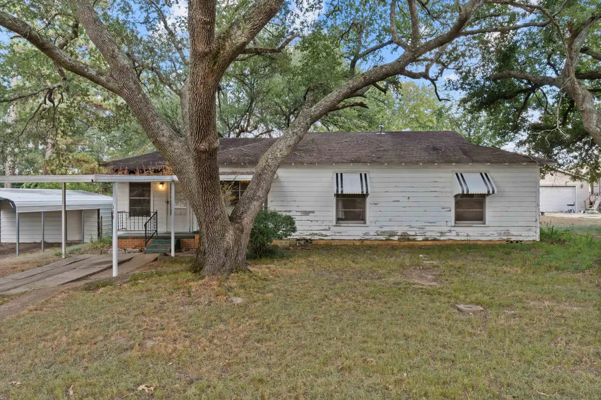 110 N Mimosa St, Ore City, TX 75683 - #1