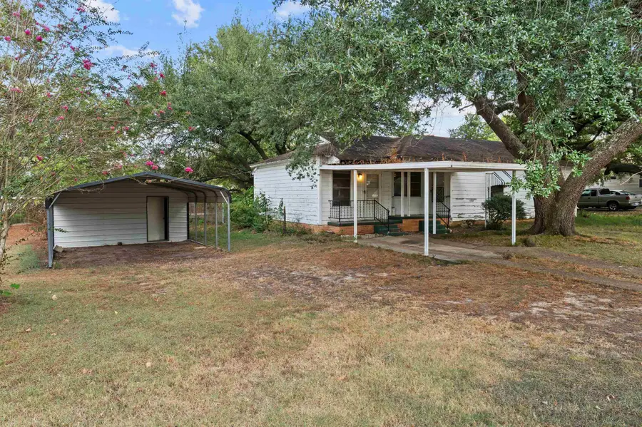 110 N Mimosa St, Ore City, TX 75683 - #2