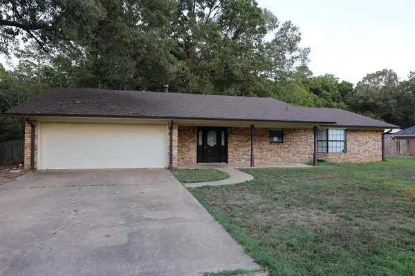1304 NOTTINGHAM ST, White Oak, TX 75693