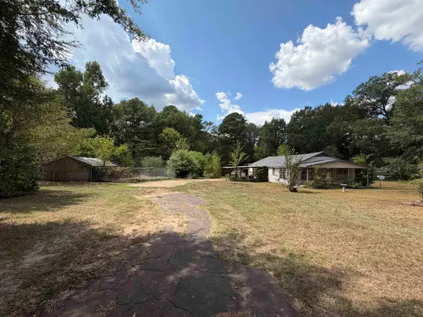 2725 Lafamo Rd, Longview, TX 75604