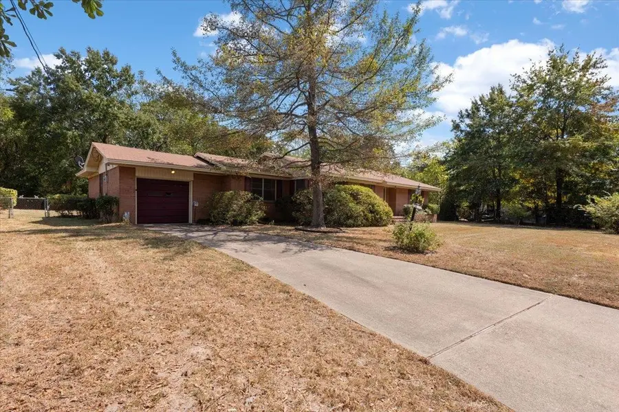 613 Allen St, Gilmer, TX 75644 - #3