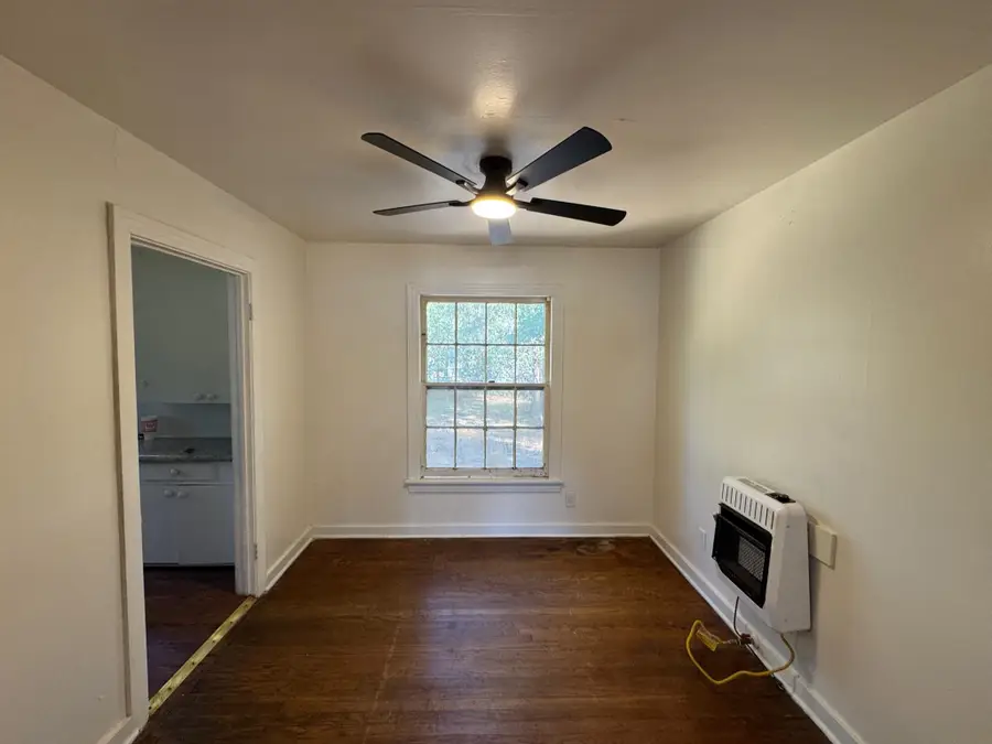 421 Larry Dr., Longview, TX 75602 - #3