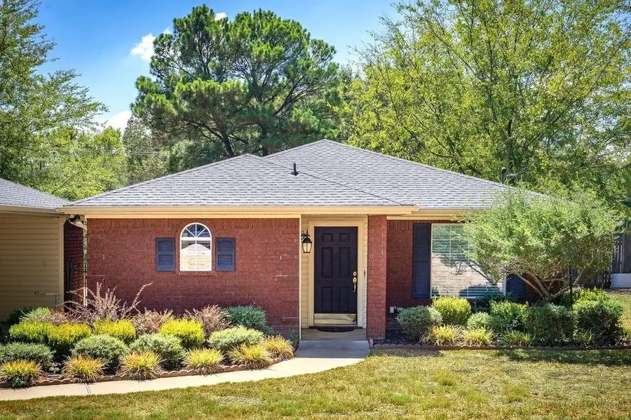 2811 Birdwell, Longview, TX 75605 - #2
