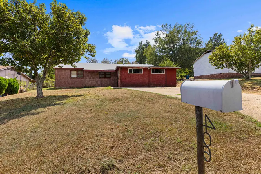 406 E Woodland Rd., Marshall, TX 75672 - #2