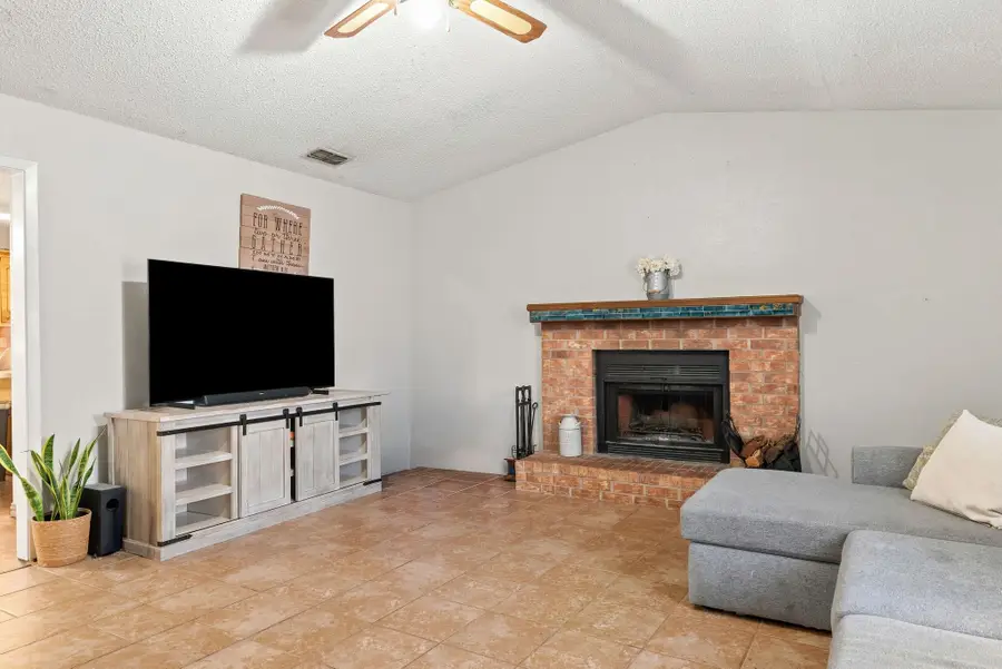 3733 Dowell Dr, Longview, TX 75604 - #3