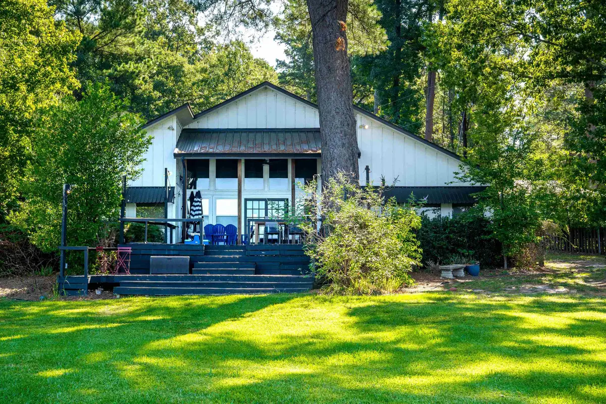 1805 E. Lake Dr., Gladewater, TX 75647 - #1