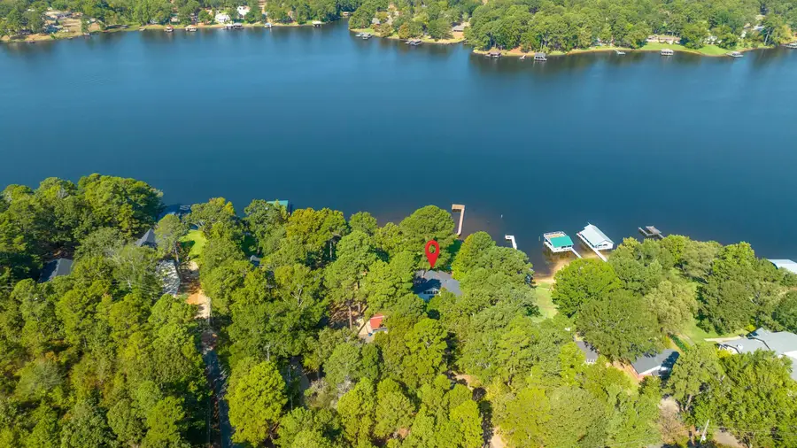 1805 E. Lake Dr., Gladewater, TX 75647 - #3
