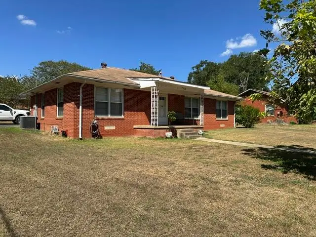 701 N Warren, Overton, TX 75684 - #2