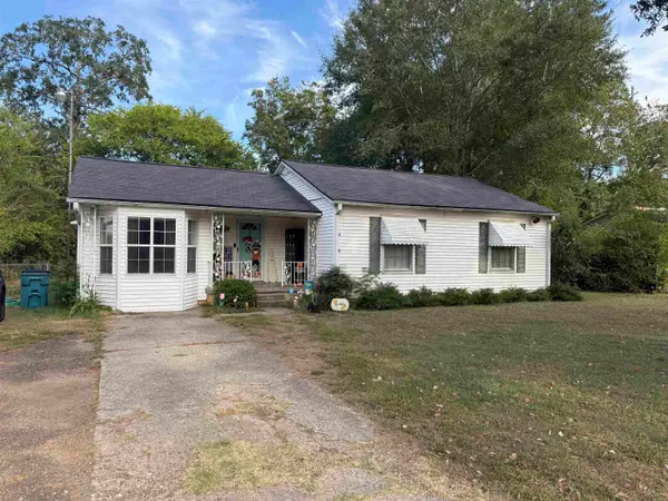 214 N Bird Dr, Carthage, TX 75633