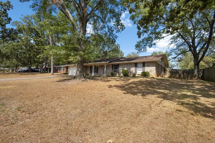3104 Kathleen Dr, Longview, TX 75604-0000 - #3