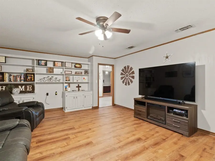 300 Joyner St, Omaha, TX 75571 - #3