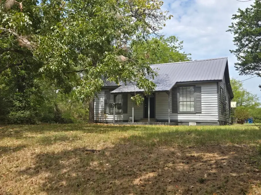 109 E Crews, Overton, TX 75684 - #2