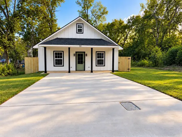 802 W Nelson St, Longview, TX 75601