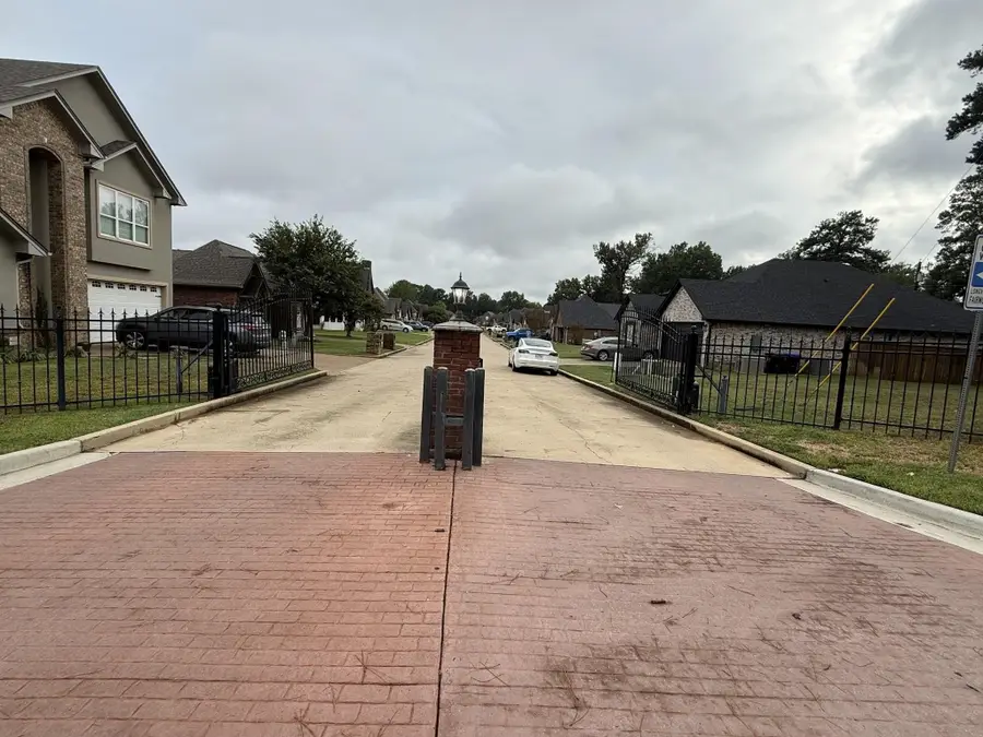 701 Cove Pl, Longview, TX 75604 - #3