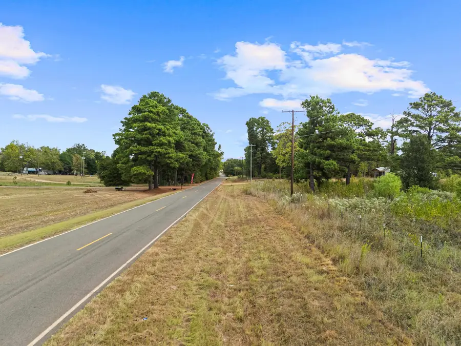956 WATSON RD., Kilgore, TX 75662 - #3