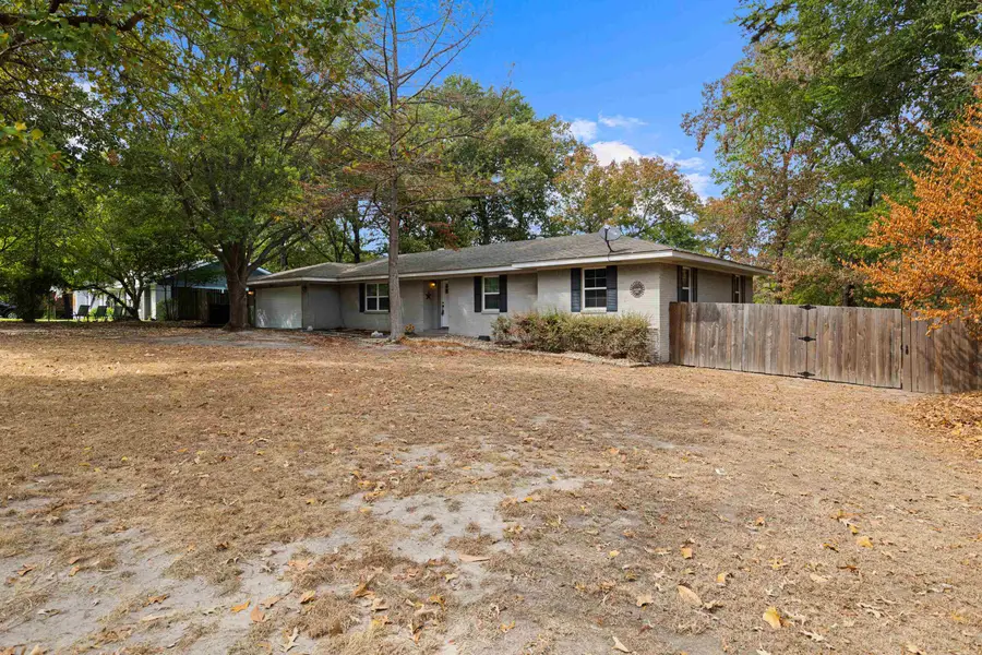 3205 Linda Ln., Longview, TX 75601 - #3