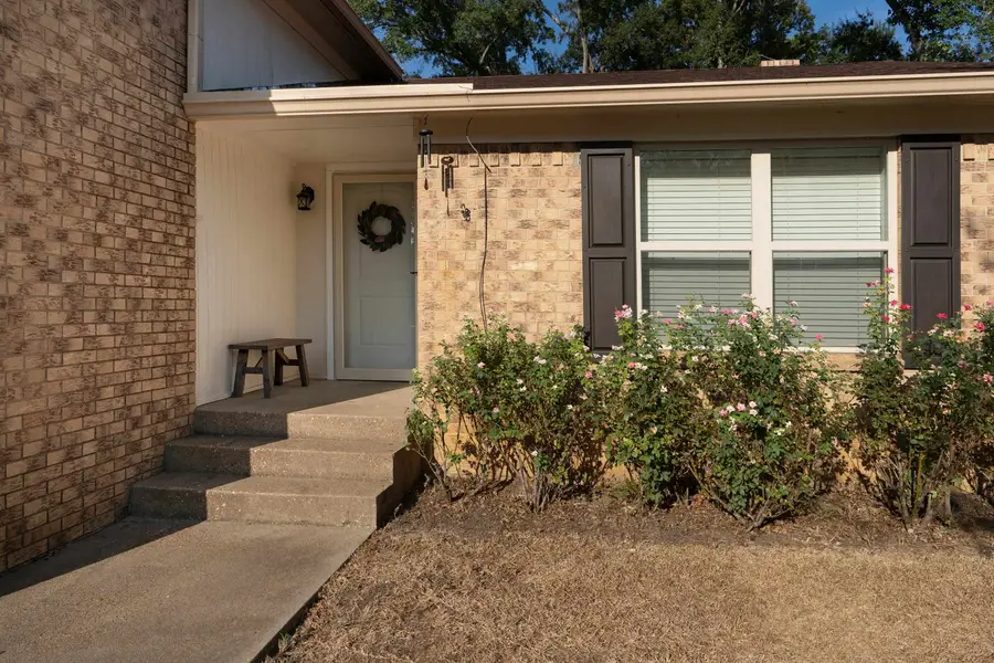 21 Cedar Hill Rd., Longview, TX 75601 - #2