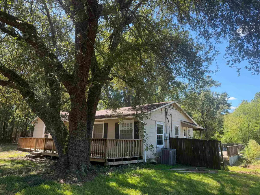 501 N Adams St, Carthage, TX 75633 - #2