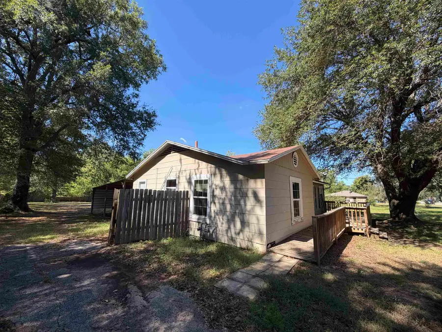 501 N Adams St, Carthage, TX 75633 - #3