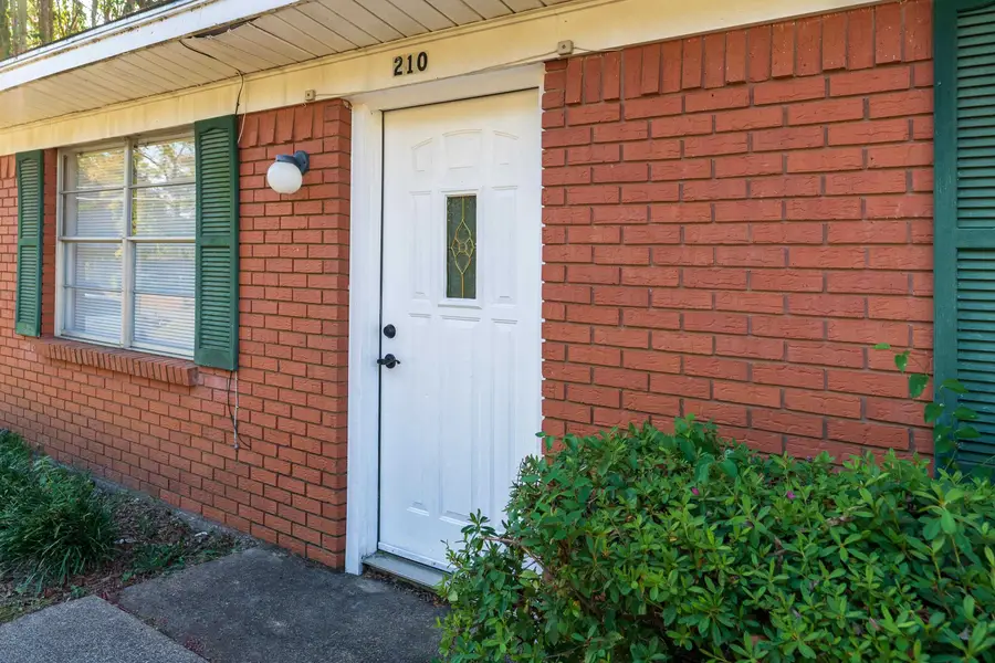 210 W Elm Creek Dr., Longview, TX 75605 - #2