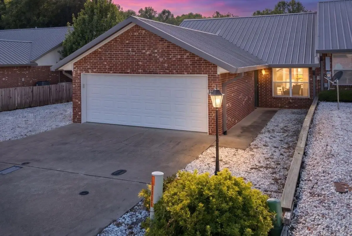 2101 Sandstone Dr., Longview, TX 75605 - #1