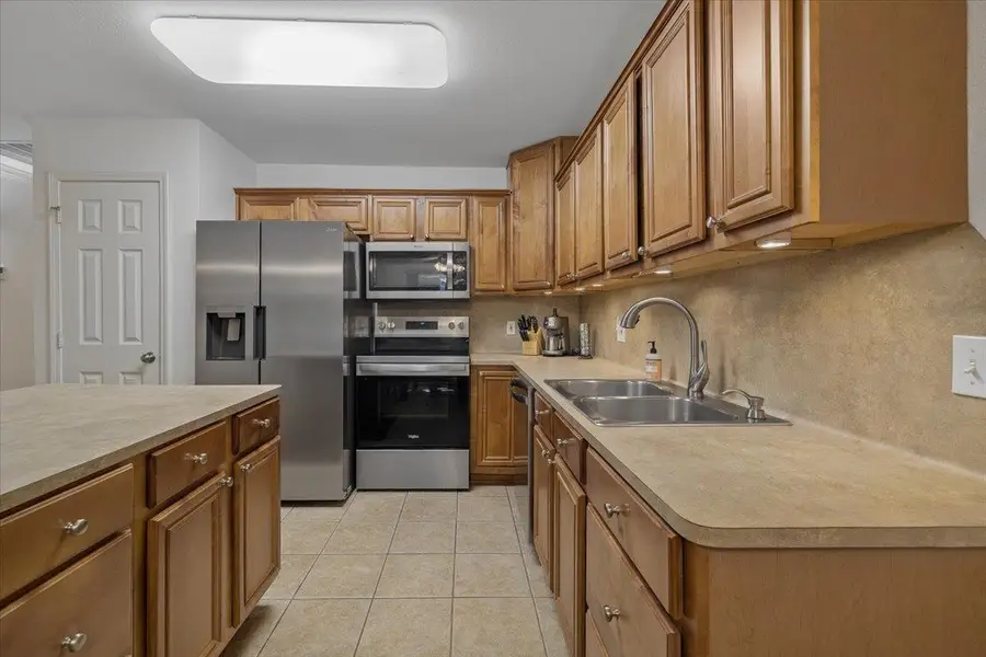 2101 Sandstone Dr., Longview, TX 75605 - #3