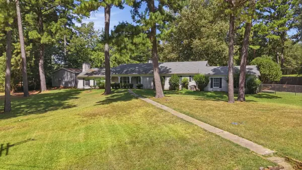 1316 Pine Hill Dr, Jefferson, TX 75657