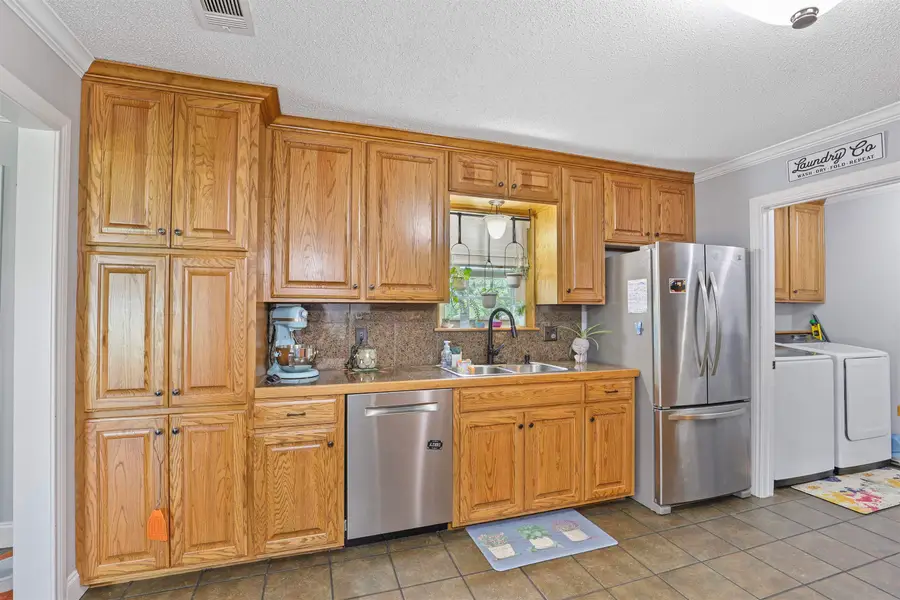 100 Madison, Longview, TX 75603 - #3