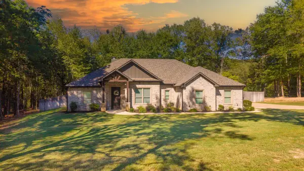 3523 Thompson Rd, Longview, TX 75604