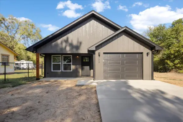 329 Fourth Avenue, Kilgore, TX 75662