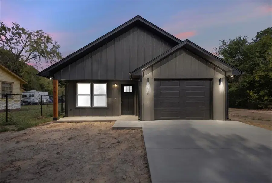 329 Fourth Avenue, Kilgore, TX 75662 - #2