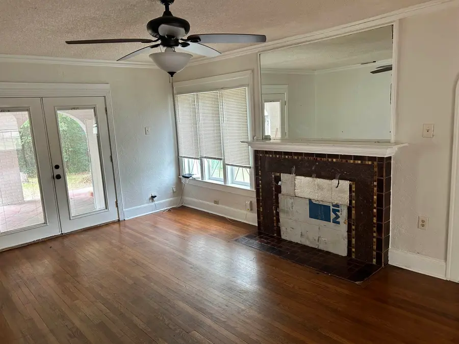 1200 S Green Street, Longview, TX 75602 - #2