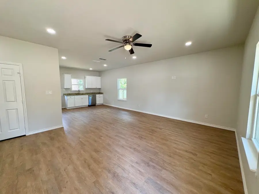 2513 S 13th Street, Longview, TX 75602 - #3