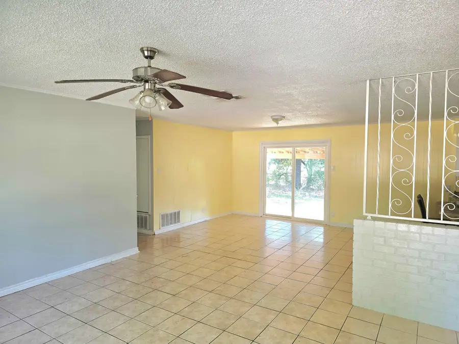546 Rosedale ST, Longview, TX 75604-0000 - #3