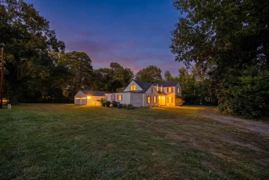 705 Woodlawn St, Kilgore, TX 75662 - #2
