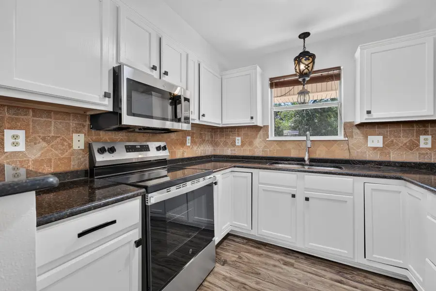 105 Paul Blakely Ct., Longview, TX 75601 - #3