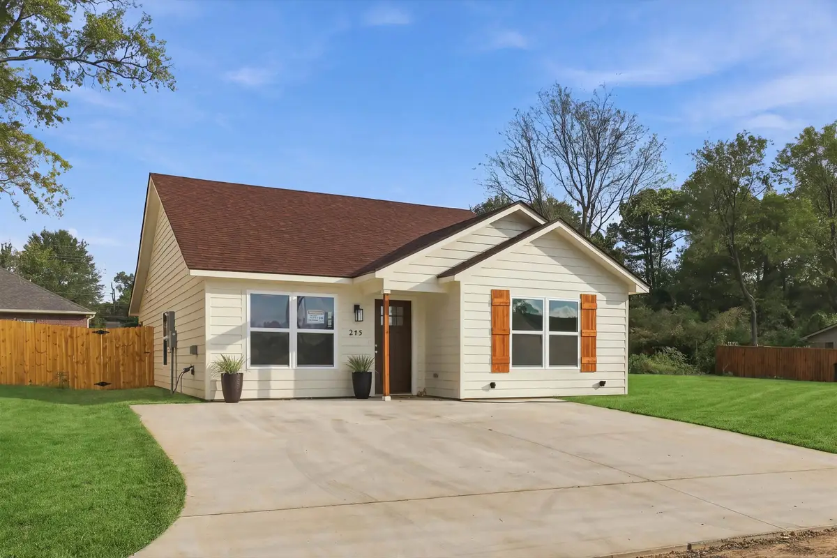215 FLEMING ST, Longview, TX 75604 - #1
