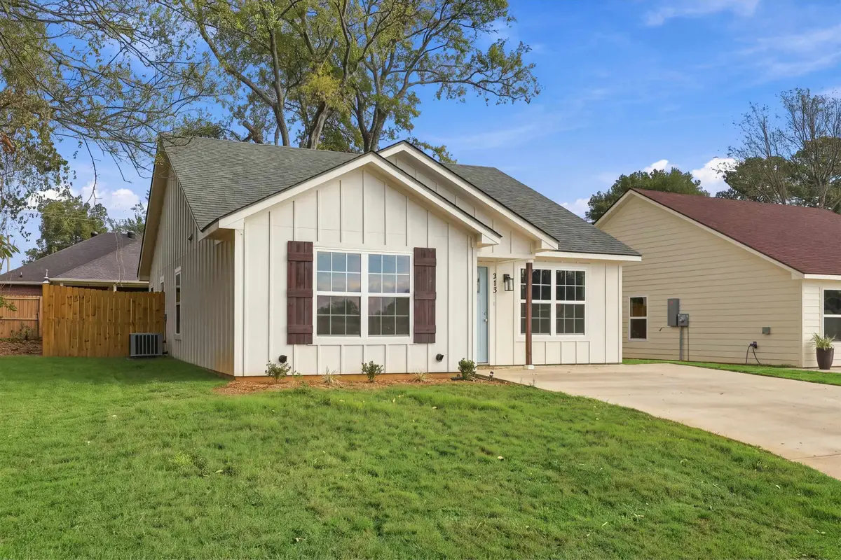 213 FLEMING ST, Longview, TX 75604 - #1